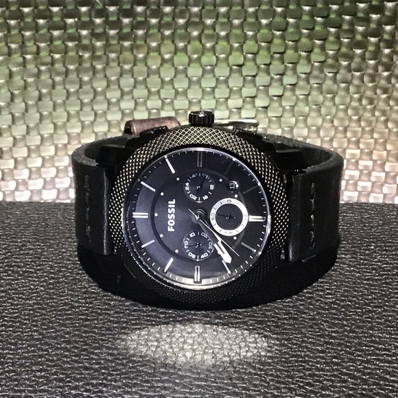 Fossil Machine on Leather - Picture 4 of 6